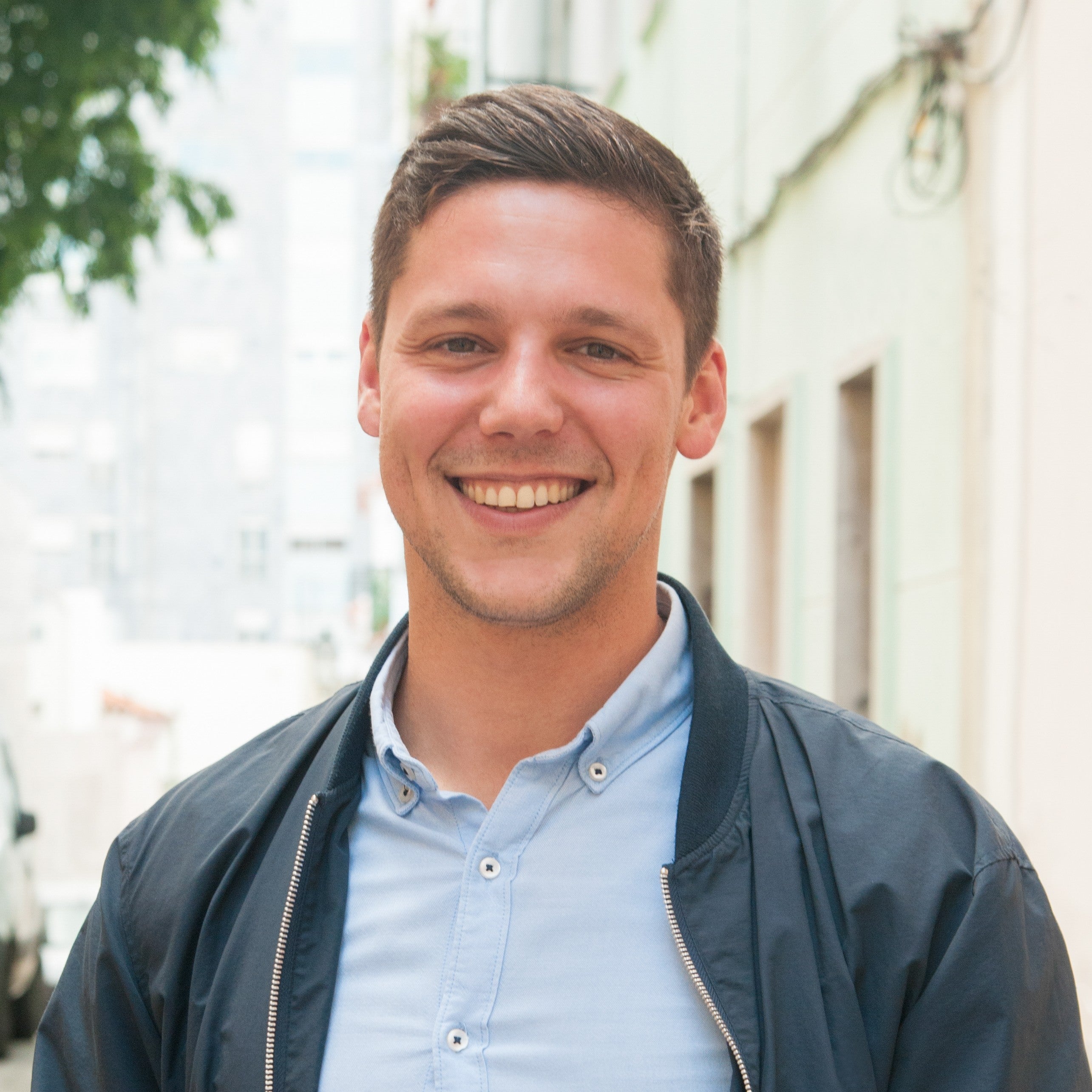 files/cheerful-guy-enjoying-outdoor-coffee-break.jpg